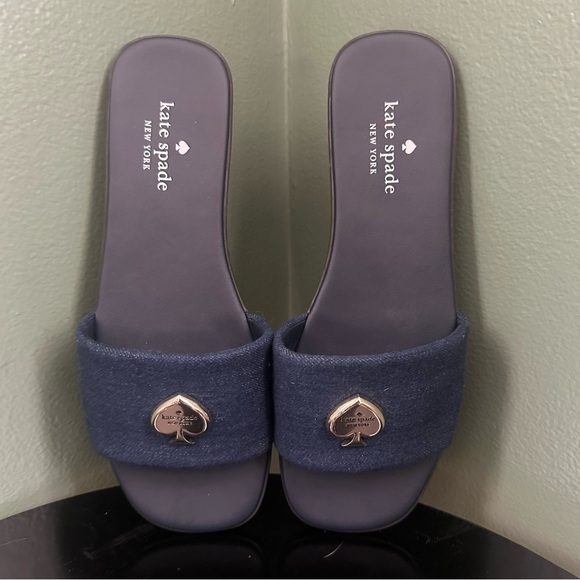 Kate Spade “Kendall” Dark Wash Denim Spade Logo Slide Sandals Size 9.5B - Picture 2 of 8